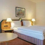 Four Centre מלון אסן