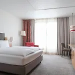 Four Centre מלון 4*