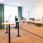 Four Centre 4* אסן