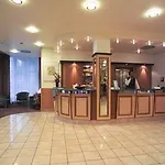 Four Centre 4*
