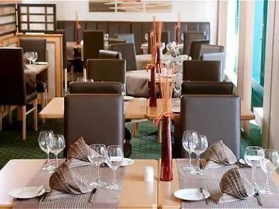 Four Centre Hotel
