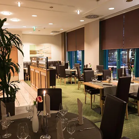 Hotel Four Centre