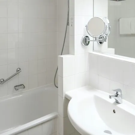 Hotel Four Centre 4*