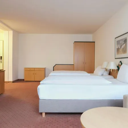 Hotel Four Centre 4*
