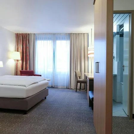 Four Centre Hotel