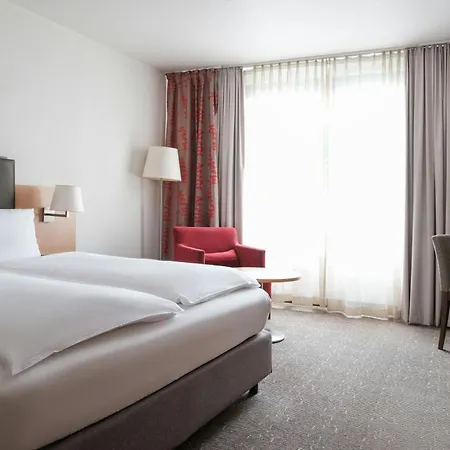 Four Centre Hotel
