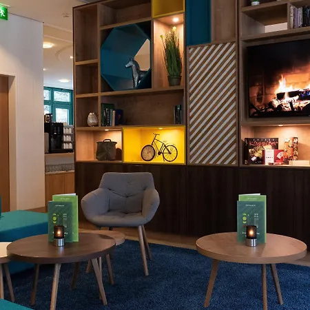 Four Centre Hotel 4*