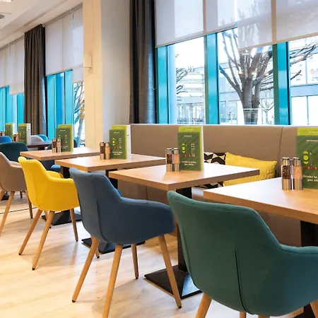 Four Centre Hotel 4*