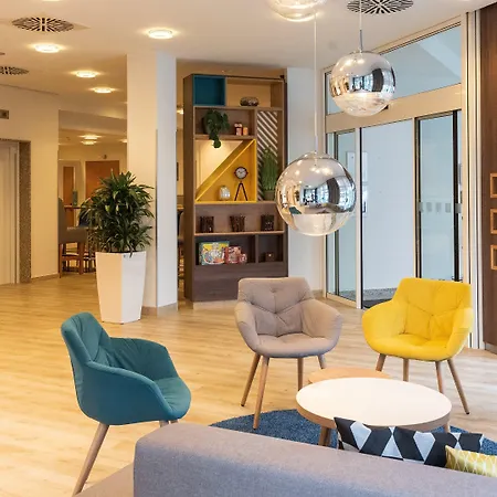 Hotel Four Centre 4*