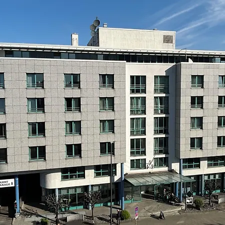 Hotel Four Centre 4*