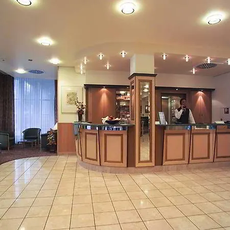 Four Centre 4*