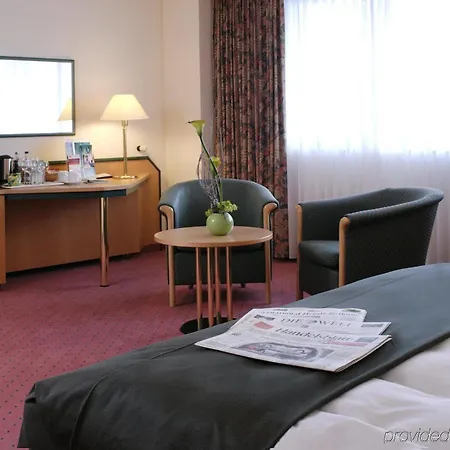 Four Centre Hotel