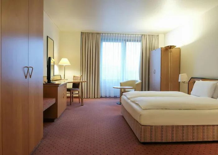 Hotel Four Centre 4*