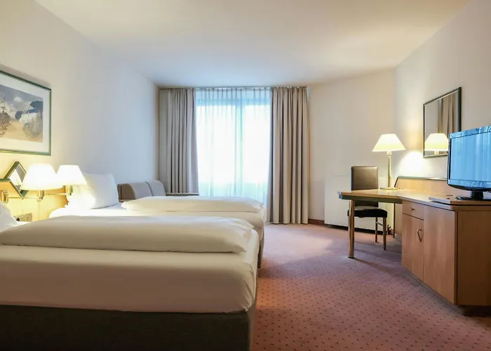 Four Centre Hotel