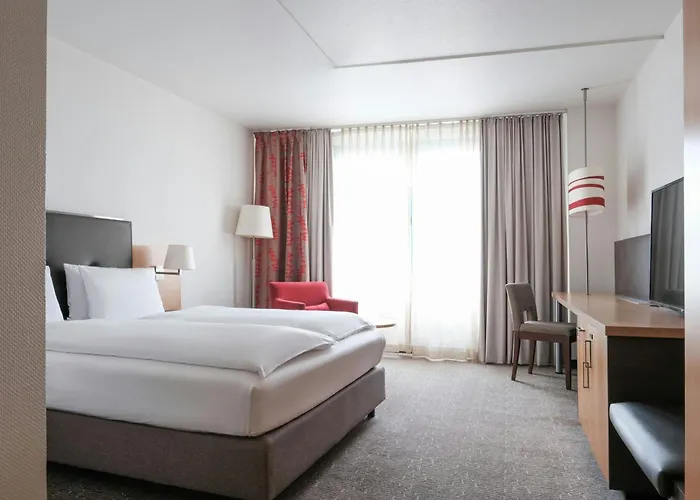 Four Centre Hotel 4*