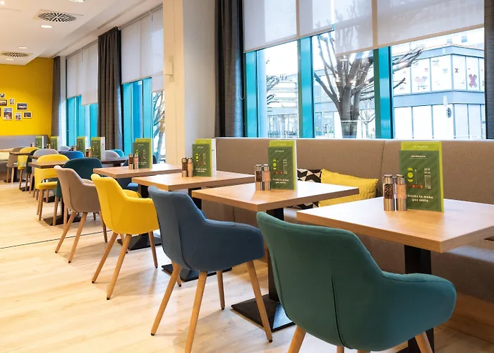 Four Centre Hotel 4*